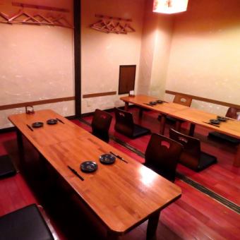 Tatami room for groups.It can accommodate up to 24 people.We will guide you on a first-come-first-served basis, so we may not be able to guide you depending on the reservation status.If you wish, please contact us once by phone.