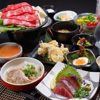 【国产牛肉寿喜锅&生鱼片套餐】鸡肉天妇罗、猪肉炖肉、蒸鸡蛋饼、、、仅需4,500日元（含税）