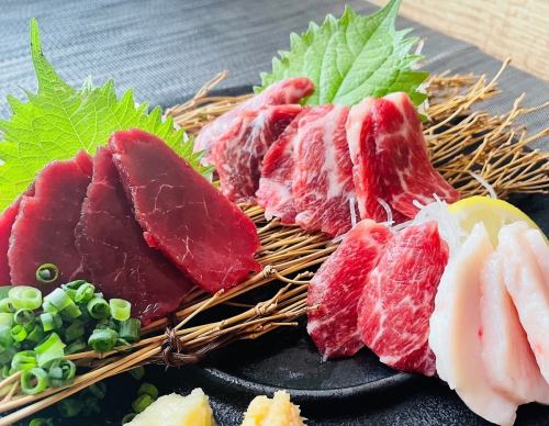 Directly from Kumamoto! Assorted horse sashimi
