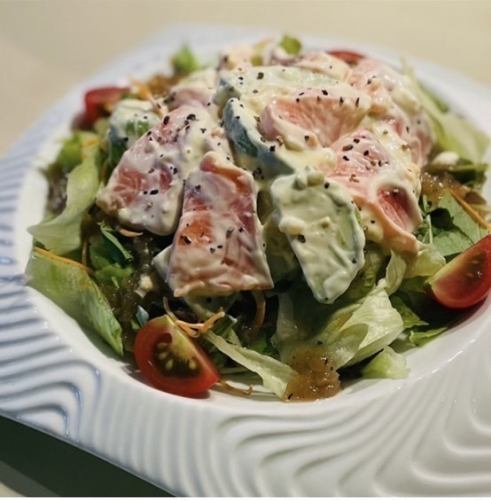 Shrimp and avocado tartar salad