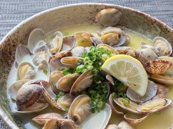 Steamed clams with butter and sake