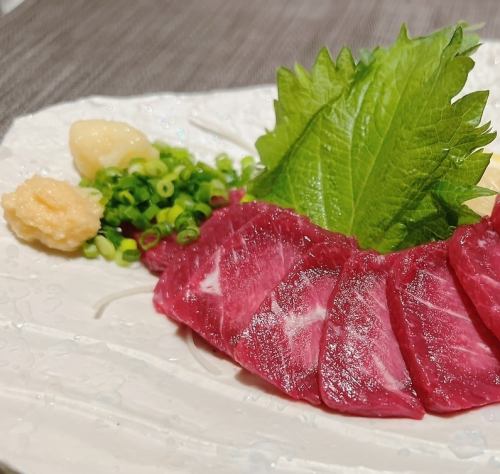 Horse sashimi delivered directly from Kumamoto! Lean meat