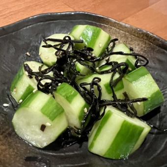Cucumber with salted kelp