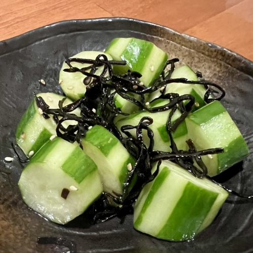 Cucumber with salted kelp