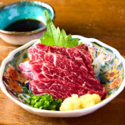 とろける霜降り馬刺し