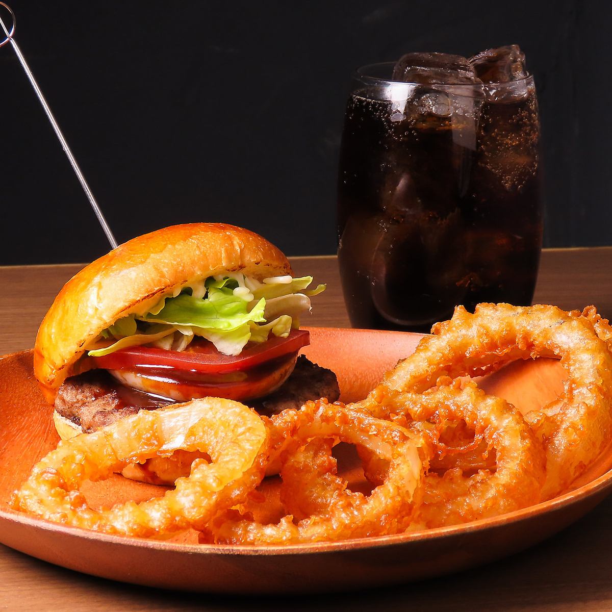 女子会にも◎美味しいハンバーガーで味わえるカジュアルなお店♪