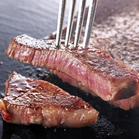 "A5 Japanese Black Beef Petit Luxury Plan" with 2 hours of all-you-can-drink, quiche, cheese fondue, pasta, and dessert