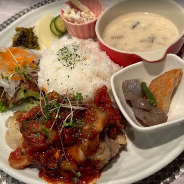 ≪大人気の3枚看板ランチメニューも当店の魅力☆≫ ランチ各種 ￥900（税込）～