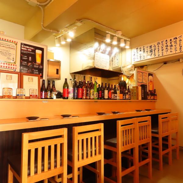 [Single customers are also welcome♪] Single customers are also welcome! There are many female staff members, so it's a space where even single women can feel free to enjoy themselves. Counter seats are also a privilege to enjoy conversation with the staff! How about a little drink?