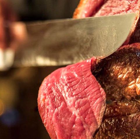 日替わりの厳選した赤身肉10種が楽しめる♪シュラスコ専門店のシュラスココース！