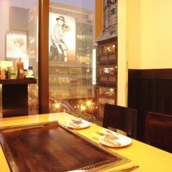There are also seats where you can enjoy delicious food while admiring the view of Dotonbori.