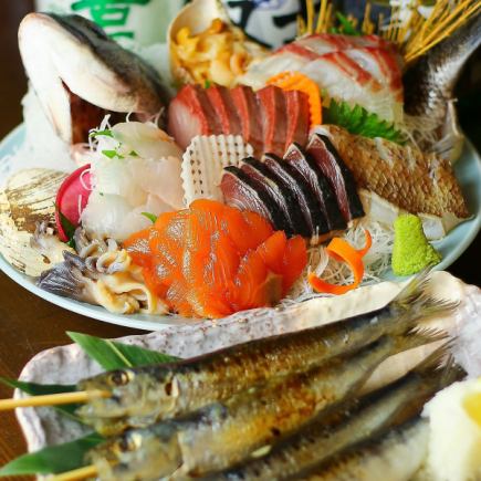 <A must-see for fish lovers! Raw sashimi and primitive grill course> 7 dishes, draft beer, 5 types of sake, 120 minutes all-you-can-drink, 3,700 yen