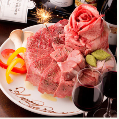 歓送迎会や誕生日にピッタリな肉ケーキ★お祝いのメッセージも記載可♪記憶に残るサプライズ間違いなし!