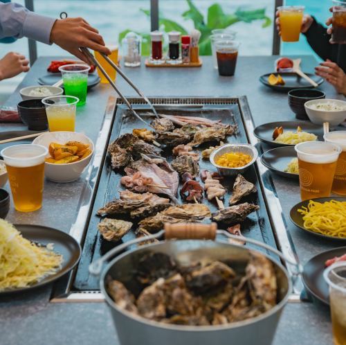 鉄板で焼く、新スタイルの牡蠣小屋です。