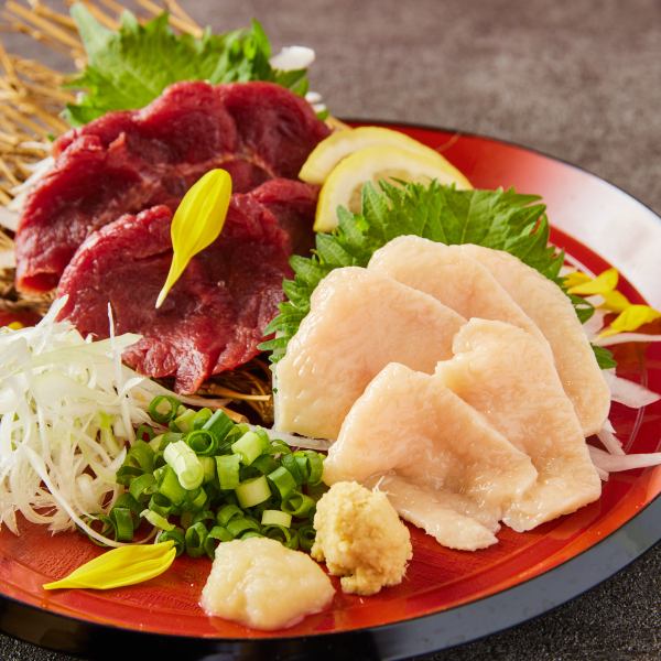[Enjoy local cuisine from all over Kyushu] There are many specialty dishes that go well with alcohol, such as Kumamoto's specialty horse sashimi and Fukuoka's sesame amberjack.
