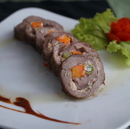 牛肉のカマンベールチーズ包み焼き