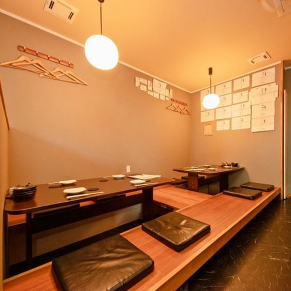 ≪ゆったり宴会に最適な掘りごたつ◎≫ゆったり座れる6名掛けの座敷タイプのお席を2卓ご用意しております！最大12名様まで着席可能なのでご家族様やご友人様とゆったりと楽しんで頂けます★