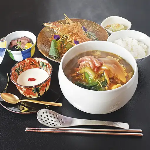 魚翅湯類 美食ランチコース(フカヒレラーメン)セット5060円(税込)