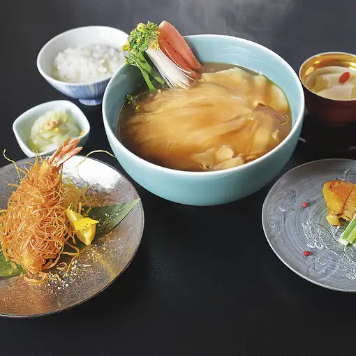 魚翅湯類 美食ランチコース(フカヒレ姿入りラーメン)セット11000円(税込)