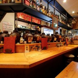 The counter has a spacious chair, so you can use it spaciously♪ It is a popular seat even for drinking parties of 2 to 3 people!