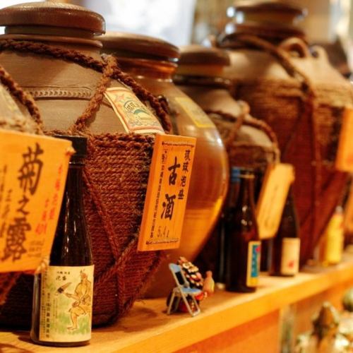 Abundant Okinawan liquor ☆ 100 types of Awamori!