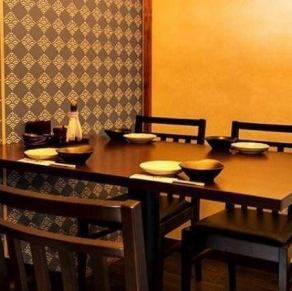 [Fully private rooms/4x4 people, 1x6 people] Our fully private rooms are spacious and relaxing.Available for small groups of 2 to 6 people.The warmth of the wood creates a relaxing atmosphere, making it the perfect place for various banquets, business meetings, girls' nights, dates, and even for families with children!