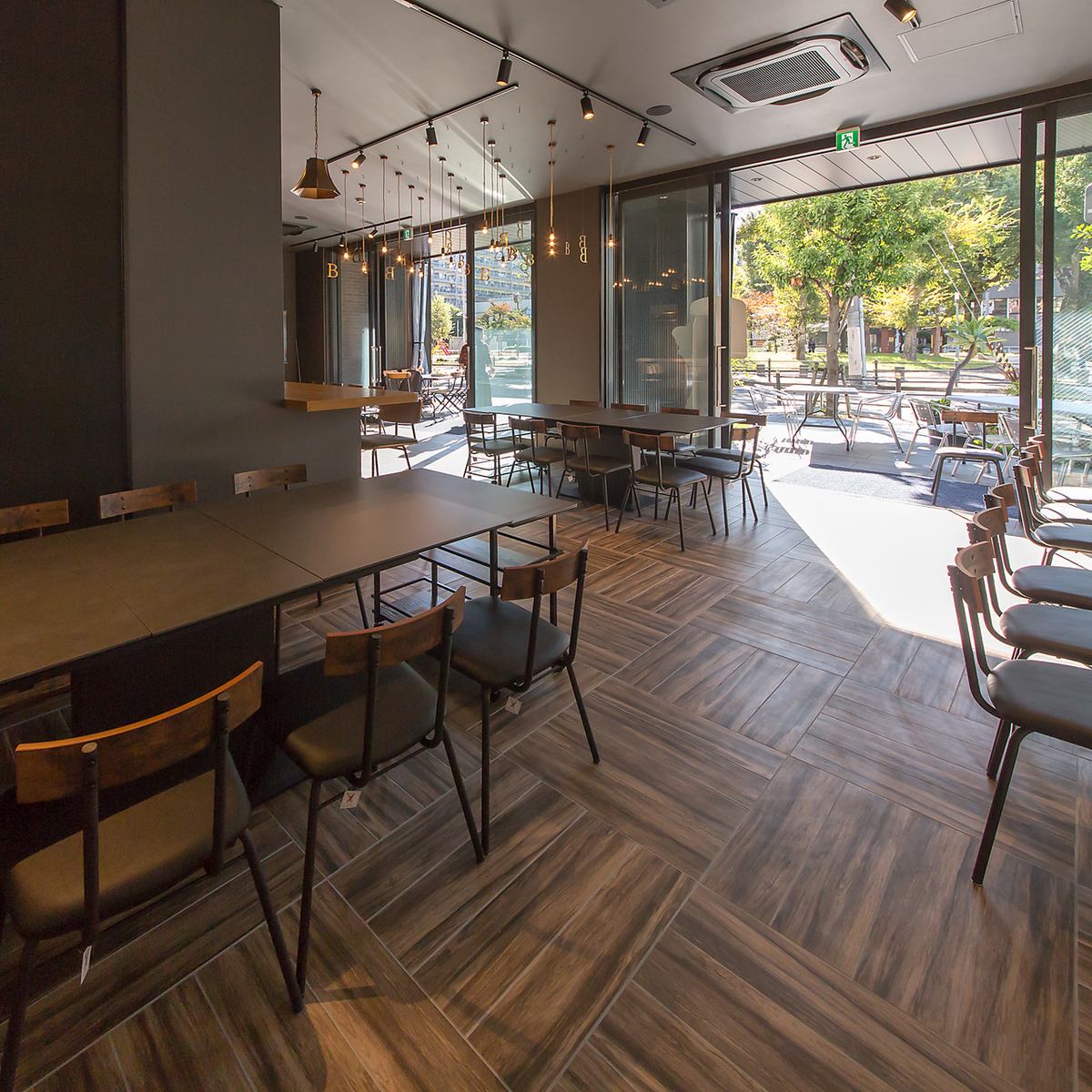 貸切できます。オープテラスの手ぶらBBQは雨天OK!　 冷暖房完備で通年楽しめます