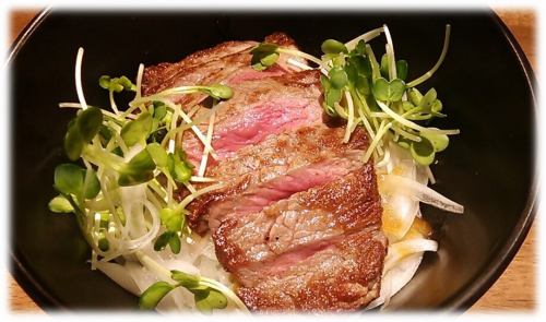 水曜限定サーロインステーキ丼