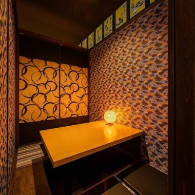 完全私密的座位,高品质的氛围,还可灵活预订8人以上的中型宴会,适合忘年会、各种宴会、办公室等多种场合下班后的工人。这是可能的♪