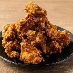 鶏ももの唐揚げMEGA盛り