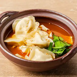 赤い炊き餃子