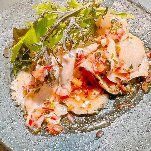 バジル風味のレア鶏ハム