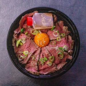 牛タンローストビーフ丼　100g