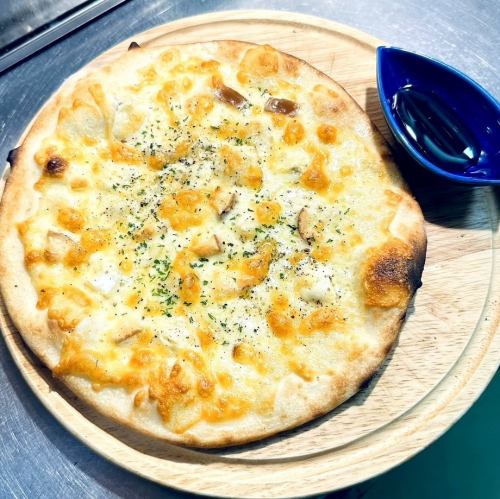 4種のチーズピザ