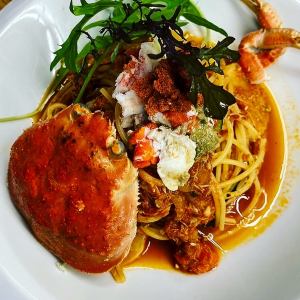 Tomato pasta with wild crab