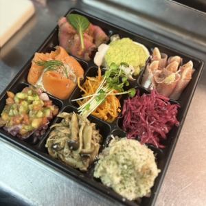 Takeaway appetizer platter