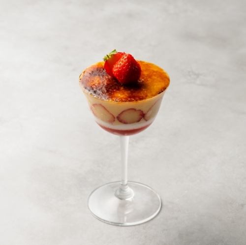 苺ブリュレパフェ