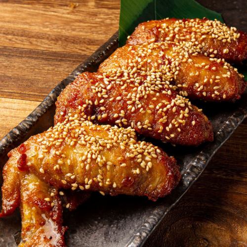 Deep-fried chicken wings with secret sweet and spicy sauce 4 sticks