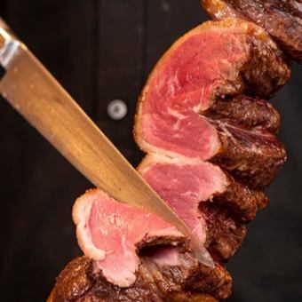 『シュラスコ食べ放題コース』豚肩ロース含16品 2時間飲み放題付き 5980円⇒4980円コース