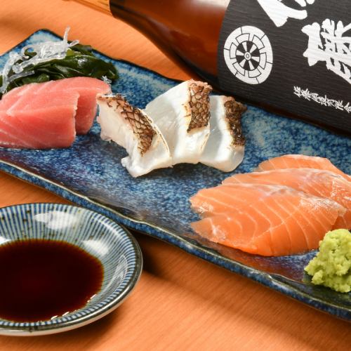 Assorted sashimi 1430 yen (tax included)