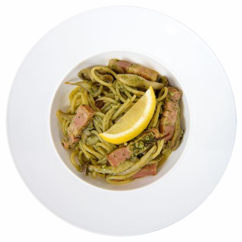 This genovese with bacon ~ with lemon ~
