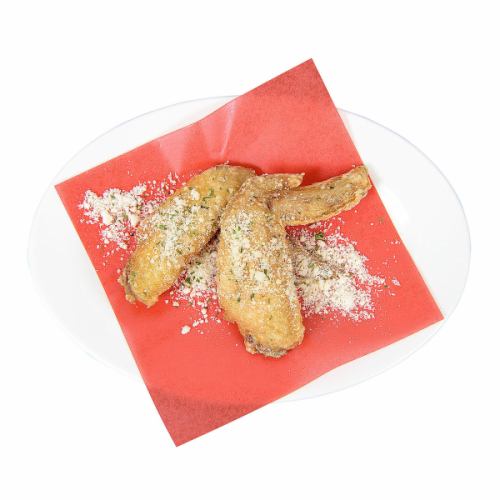 Italian chicken wings with snowy cheese