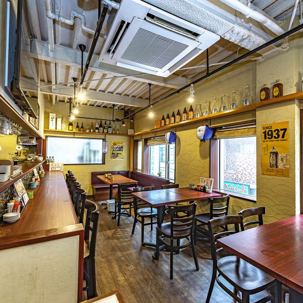 当店はイタリアンの内装を引き継いでおり、おしゃれな雰囲気♪デート利用にもぴったりで、特別なひとときを演出します。落ち着いた照明と洗練されたインテリアの中で、心地よい時間をお過ごしください。美味しい料理とともに、最高の思い出を作ることができるでしょう。大切な人との素敵なディナーをぜひお楽しみください♪