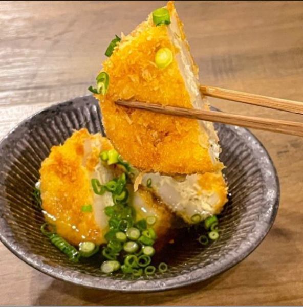 【蓮根のはさみ揚げ】あさりの旨味が詰まった一品。どちらもおすすめです◎