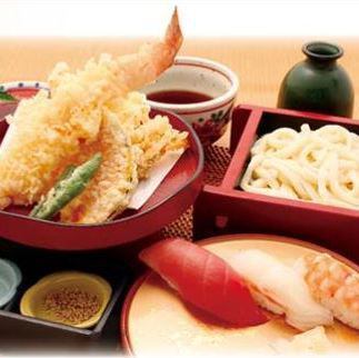 握り寿司と天ぷらうどんセット