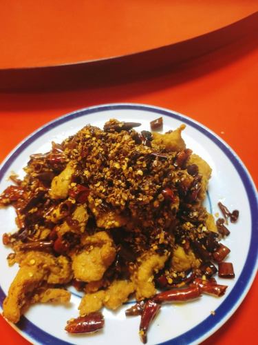 Stir-fried chicken and chilli