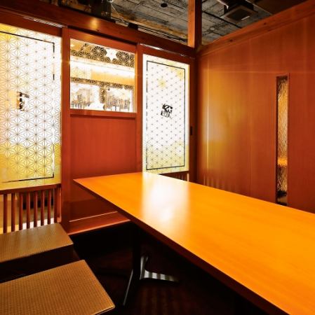 The rooms on the 3rd floor are private private rooms with a Japanese-style feel.It is also very comfortable.Private use in the popular Higori-tatsu private room ◎ By connecting the table, it is possible to use a large number of people up to 70 people for a banquet.
