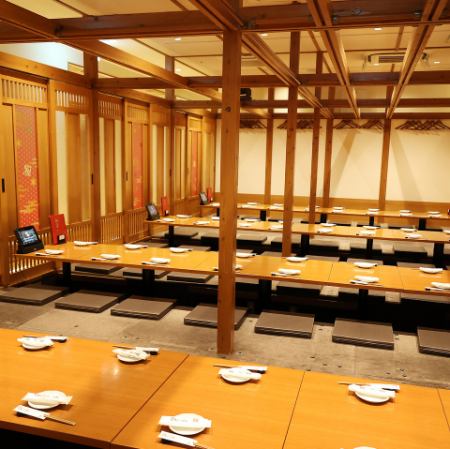 3층의 좌석.2탁 연결해 14명 후의 완전 개인실에.연결하면 최대 70분까지 대응할 수 있습니다.