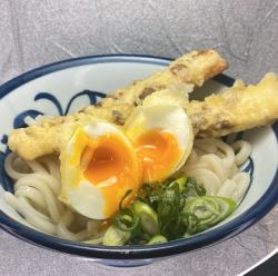 ちく玉天うどん（温・冷）