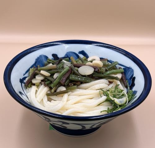野生蔬菜烏龍麵（熱的或冷的）